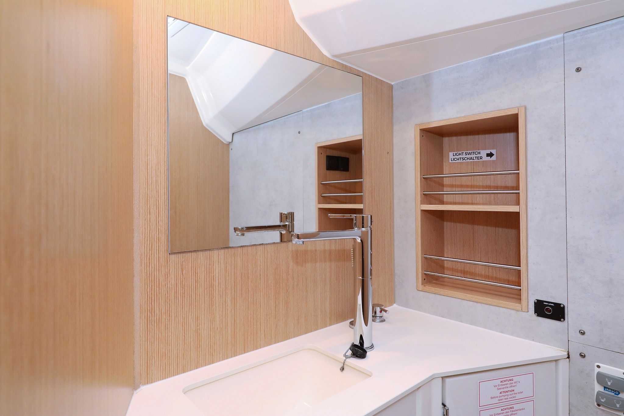 Bavaria C42 | Maupiti