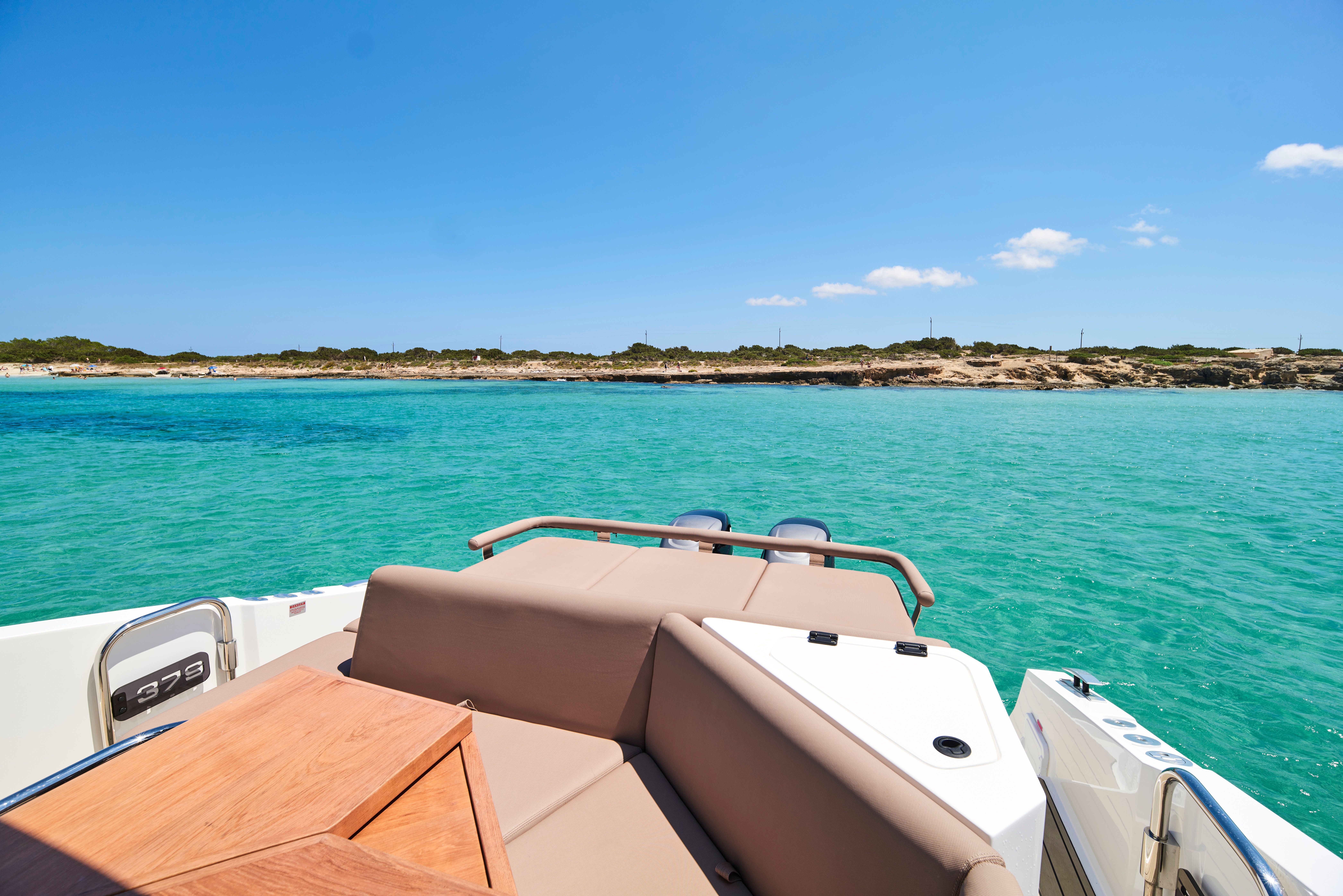 Gulf Craft Oryx 379 | Santa Cruz