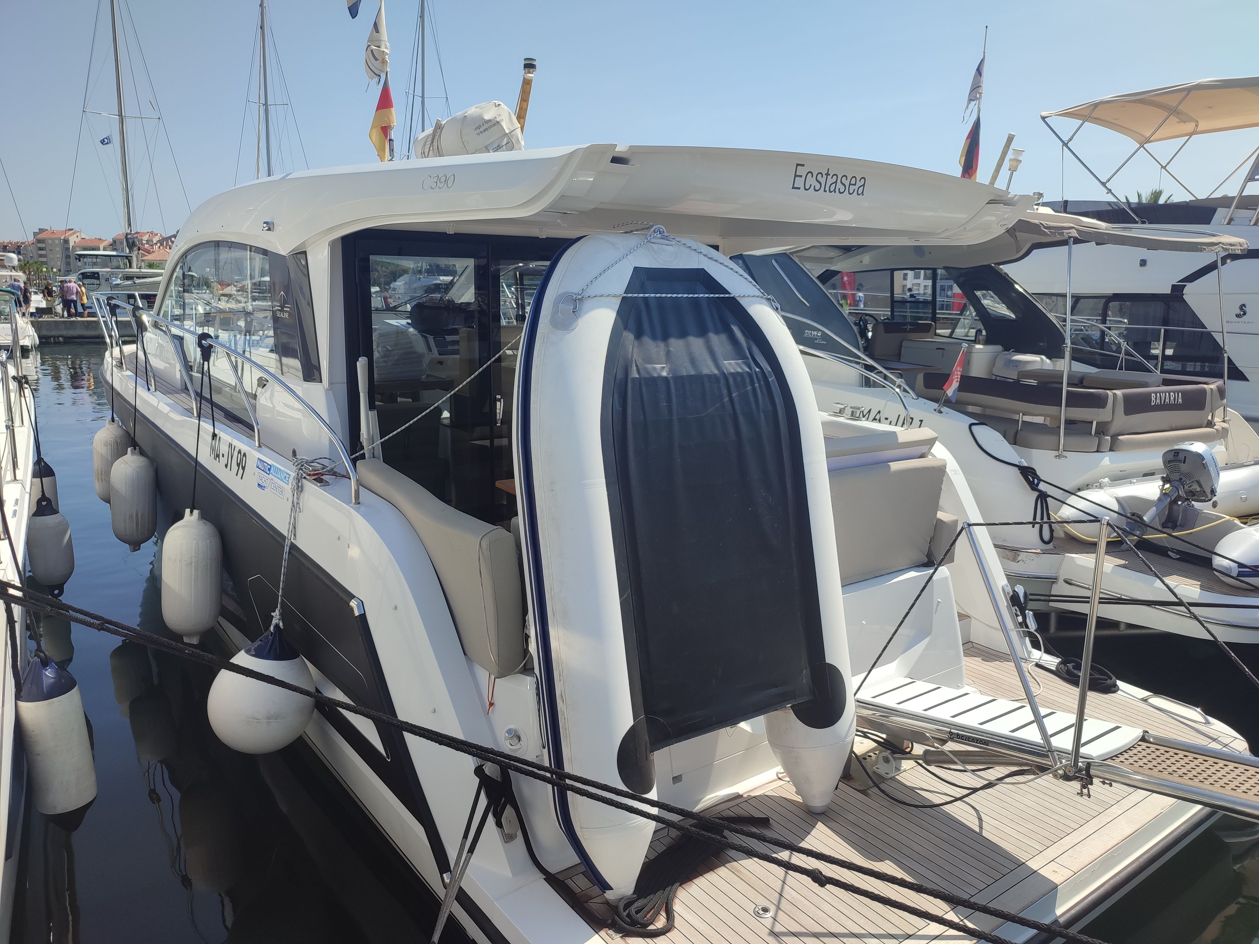 Sealine C390 | Ecstasea