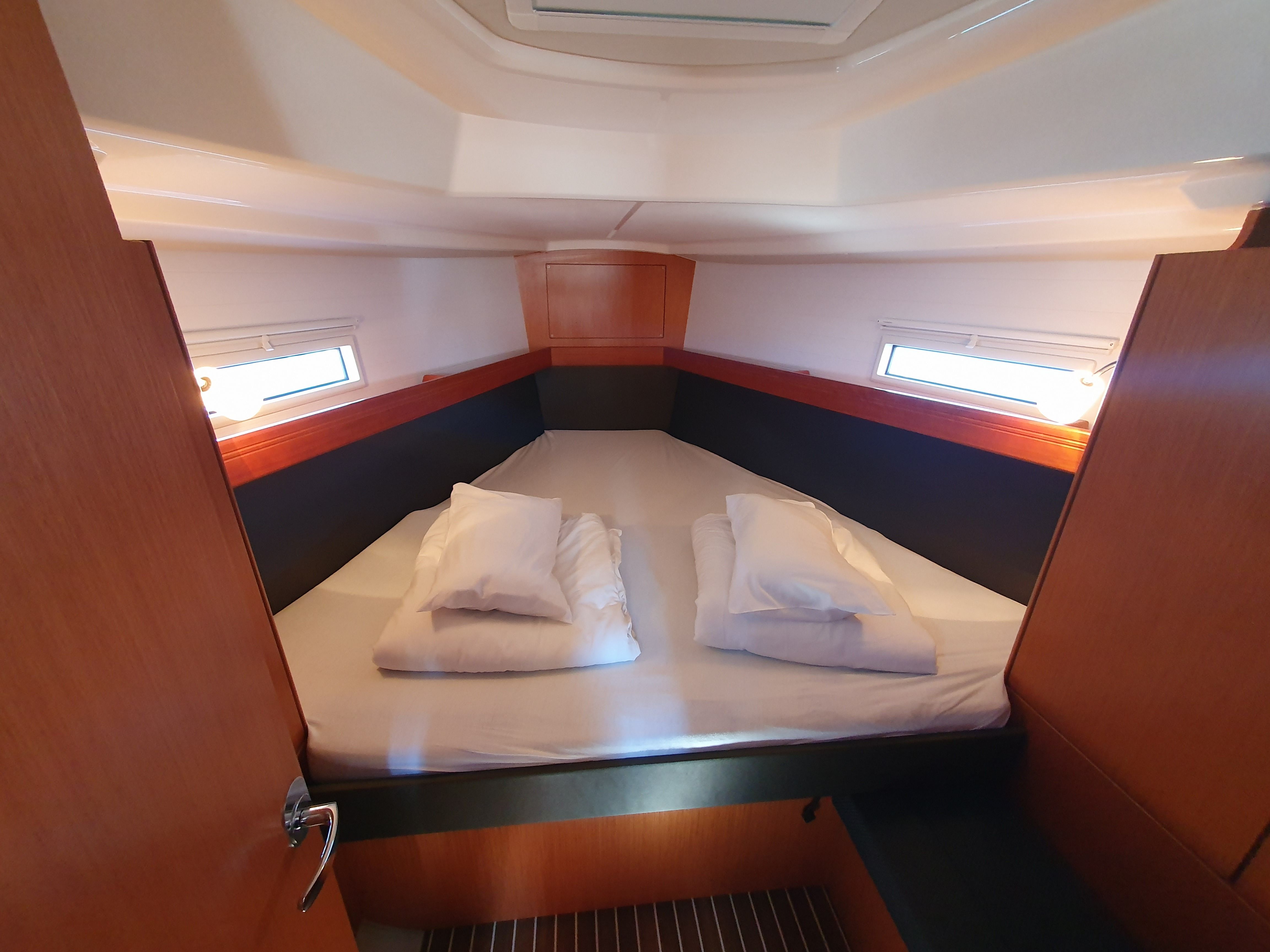 Bavaria Cruiser 37 | Emerald