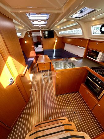 Bavaria Cruiser 37 | Emerald