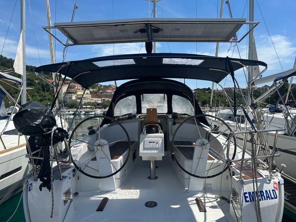 Bavaria Cruiser 37 | Emerald