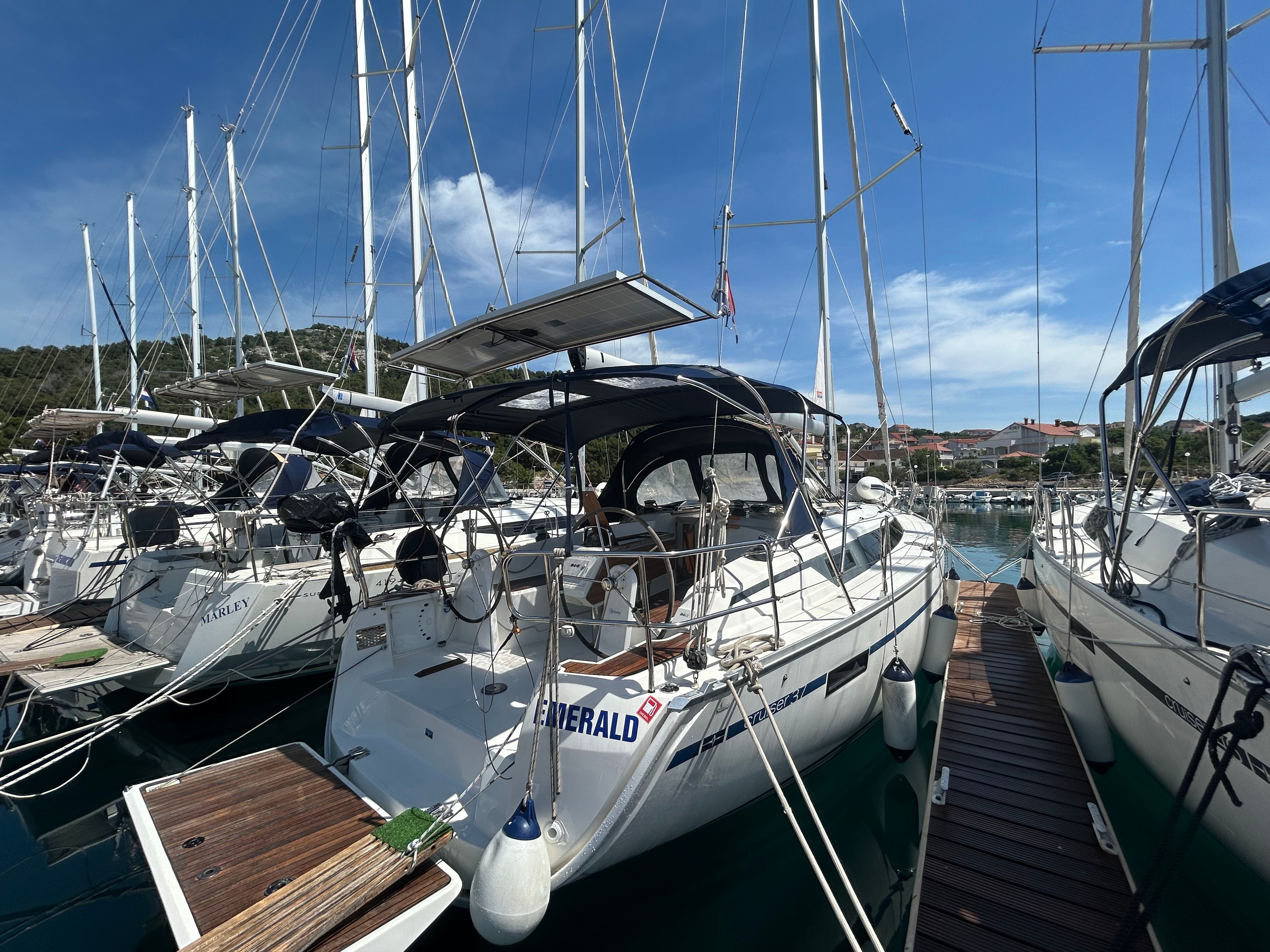 Bavaria Cruiser 37 | Emerald