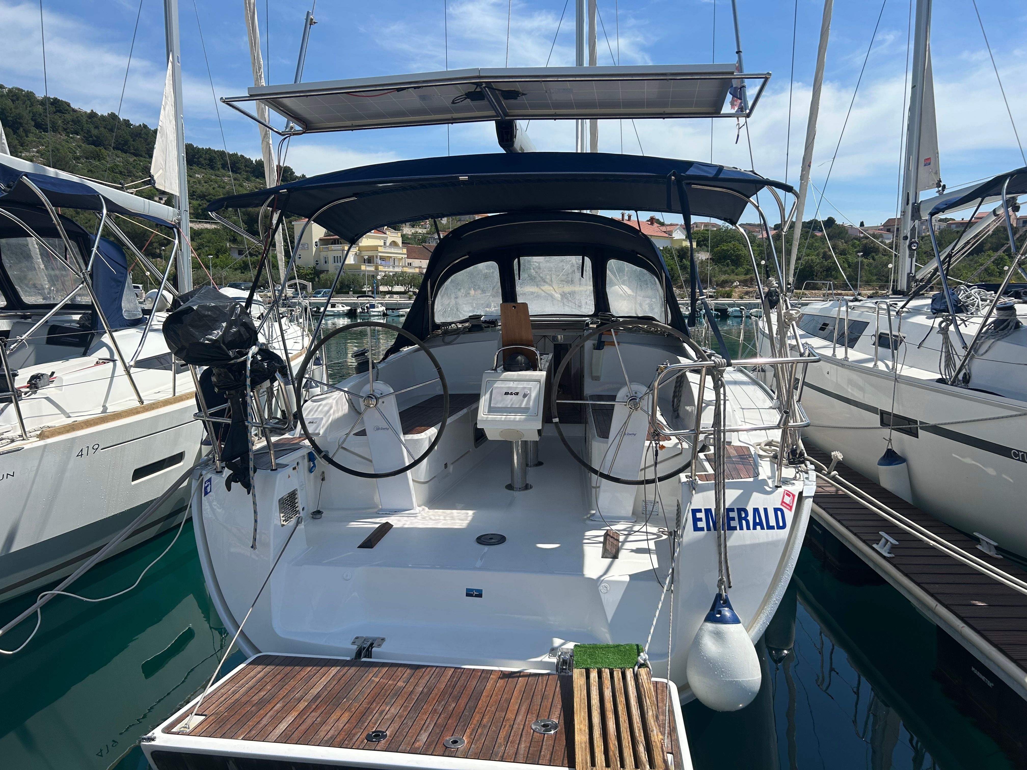 Bavaria Cruiser 37 | Emerald