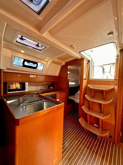 Bavaria Cruiser 37 | Emerald