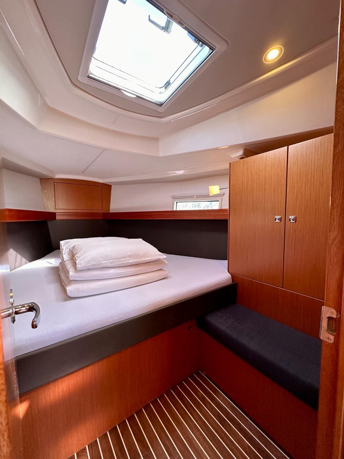 Bavaria Cruiser 37 | Lahor