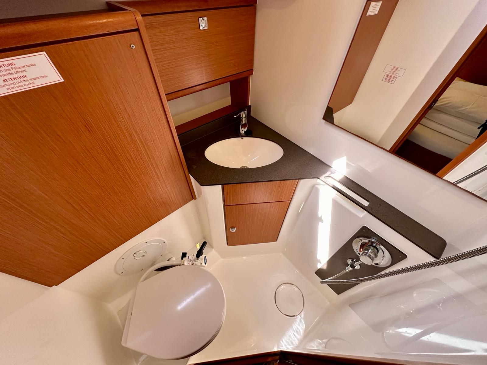 Bavaria Cruiser 46 | Topaz