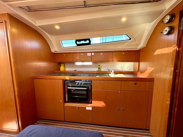 Bavaria Cruiser 41 | Zubatac