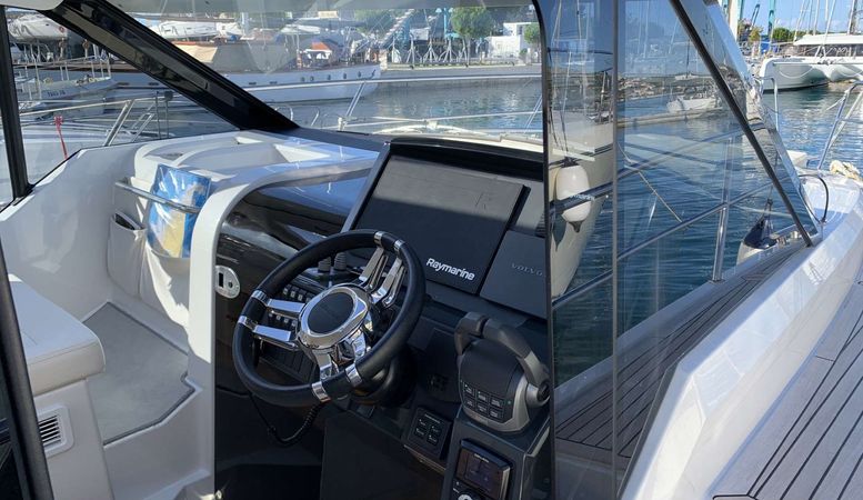 Grandezza 37CA | Kristina