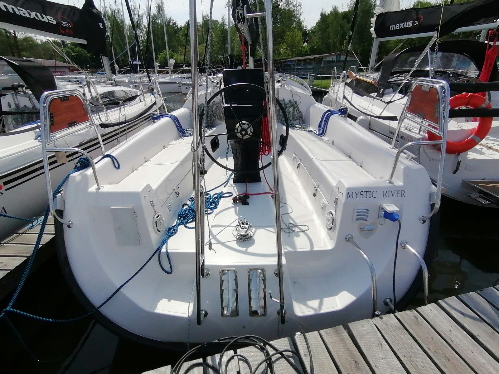 Northman Maxus 33.1 | Mystic River