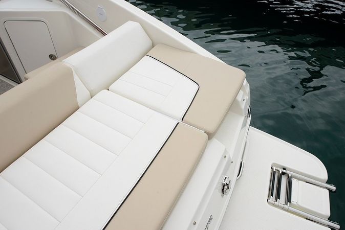 Bayliner 742 | Cuddy