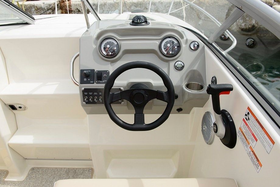 Bayliner 742 | Cuddy