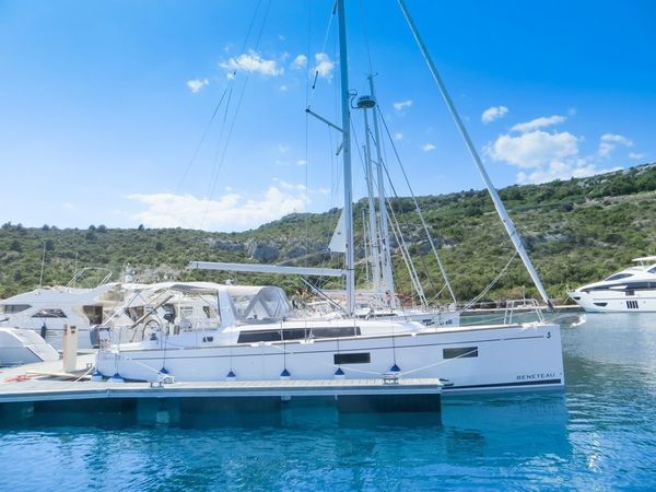Beneteau Oceanis 38.1 | Eleven