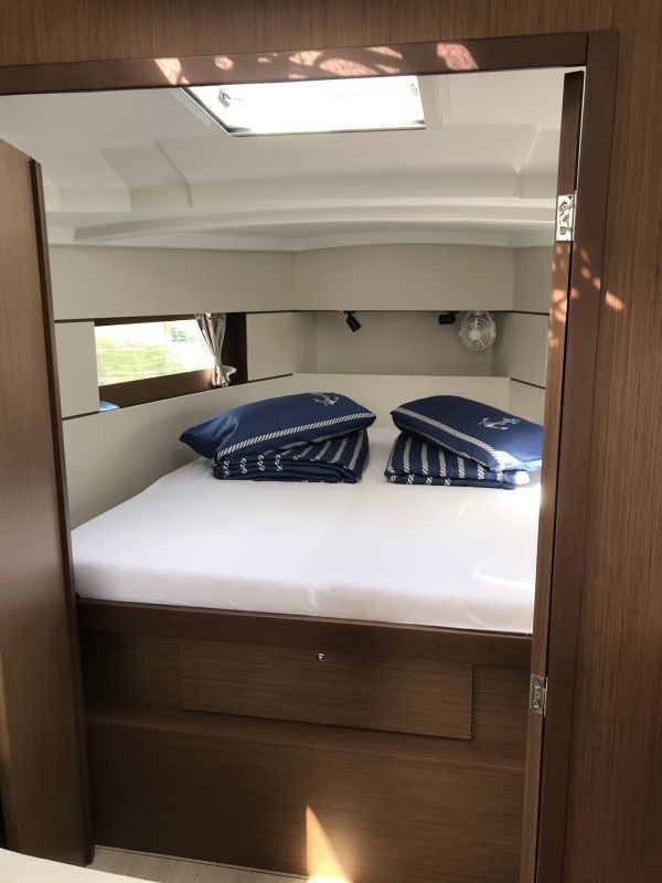 Beneteau Oceanis 38.1 | Eleven