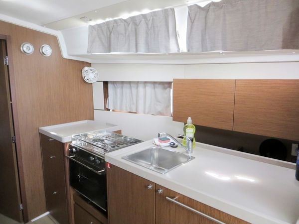 Beneteau Oceanis 38.1 | Eleven