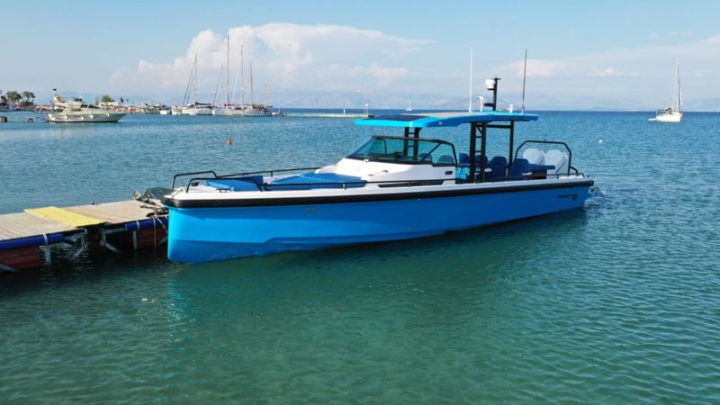 Axopar T-Top Brabus Line 37 | Oktana