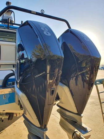 Axopar T-Top Brabus Line 37 | Oktana