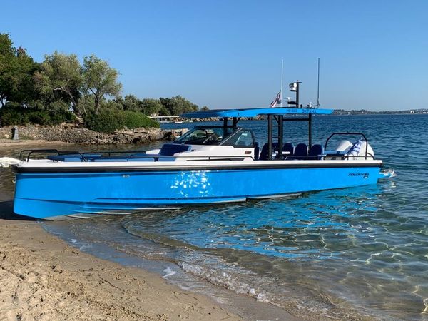 Axopar T-Top Brabus Line 37 | Oktana