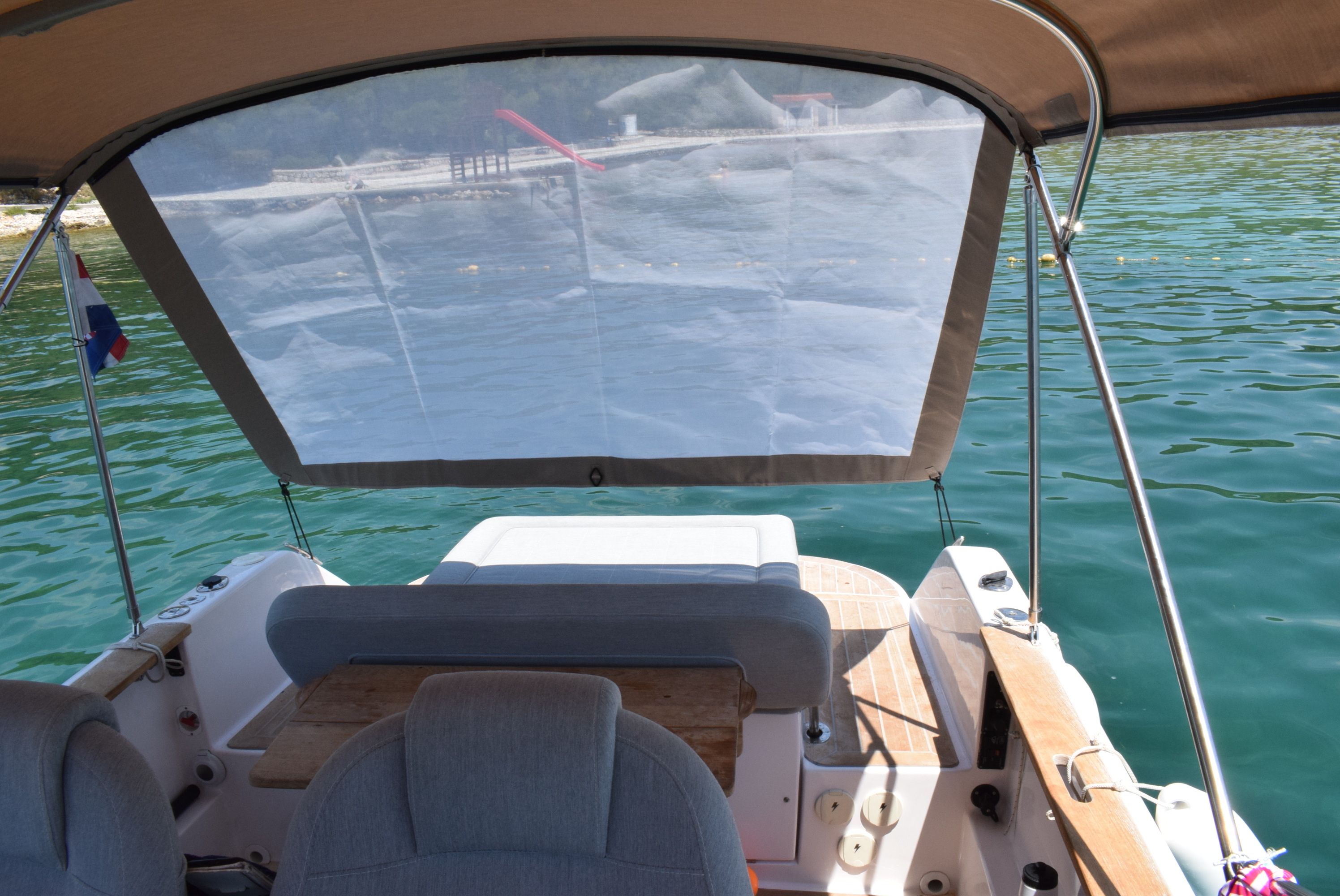 Focus SunDeck 23 | Deluxe