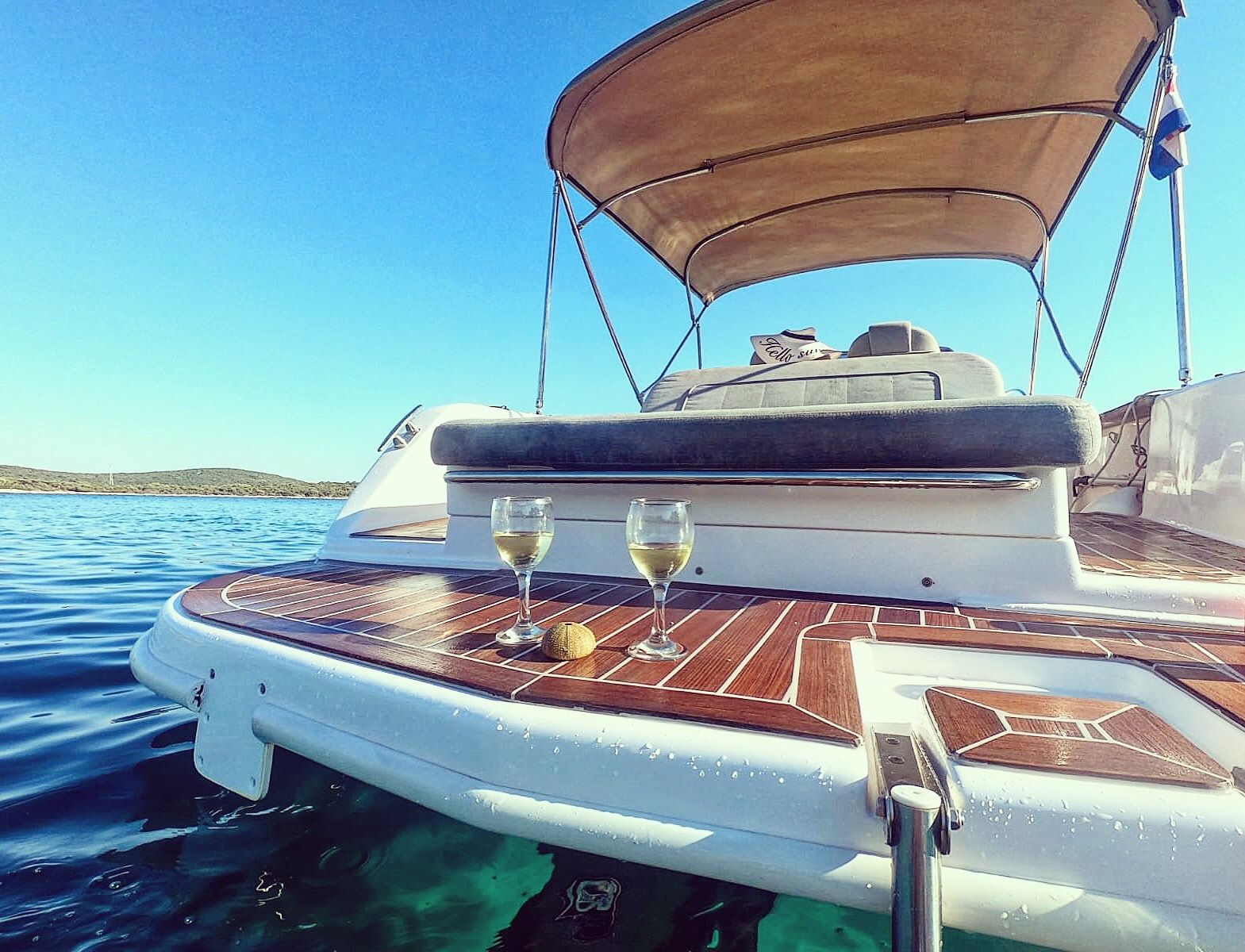 Focus SunDeck 23 | Deluxe