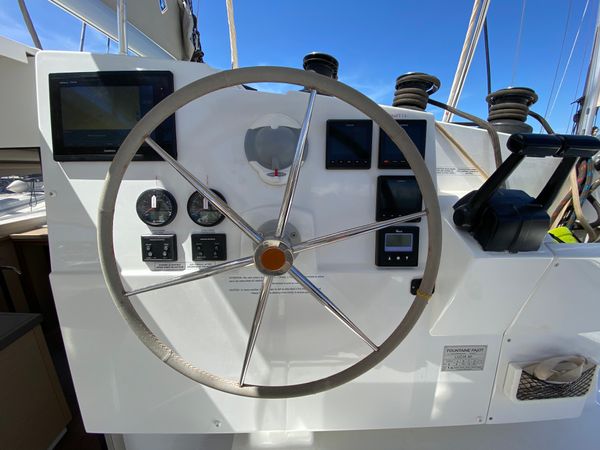 Fountaine Pajot Lucia 40 | Aquila