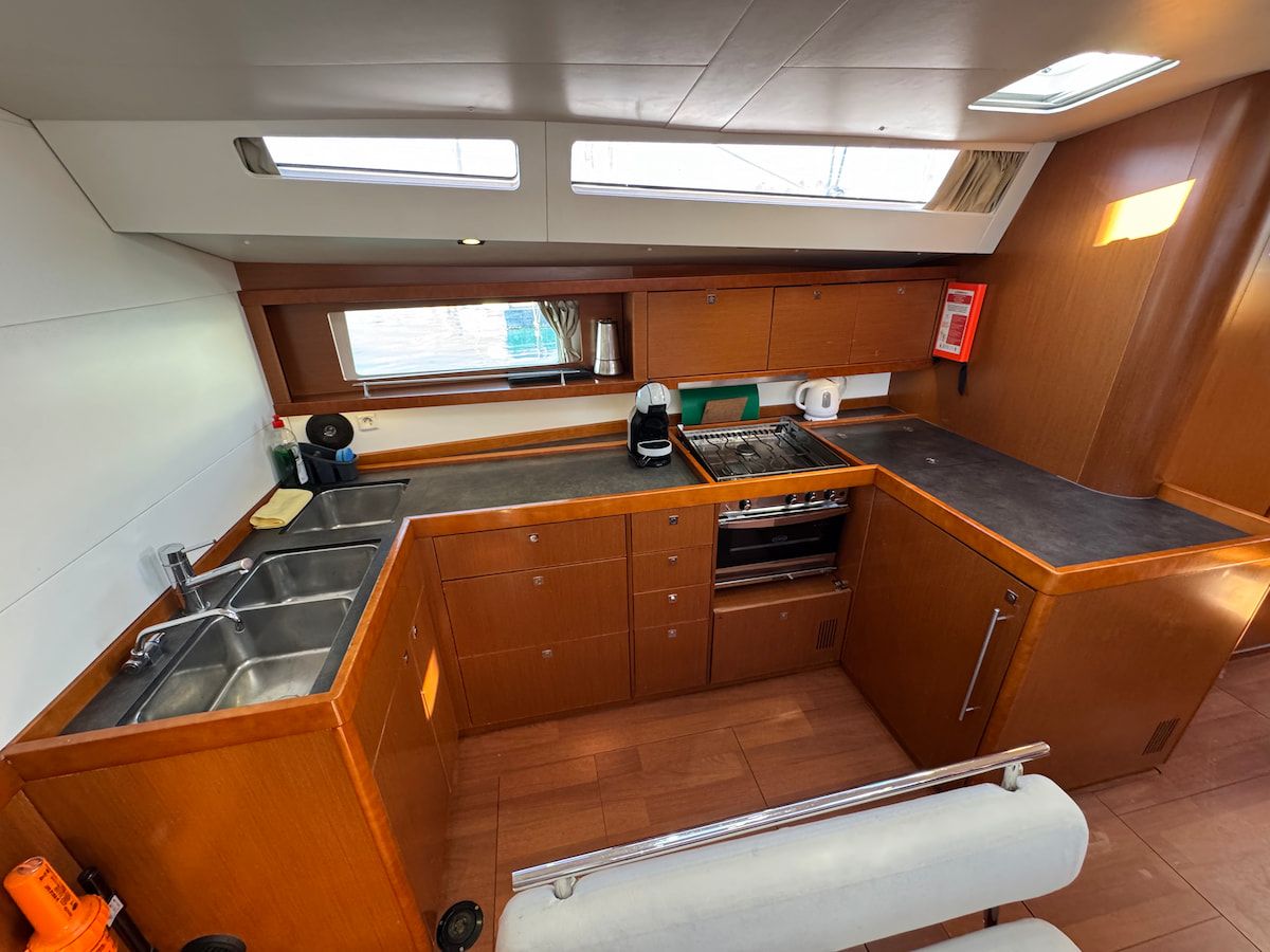 Beneteau Oceanis 48 | Roxanna