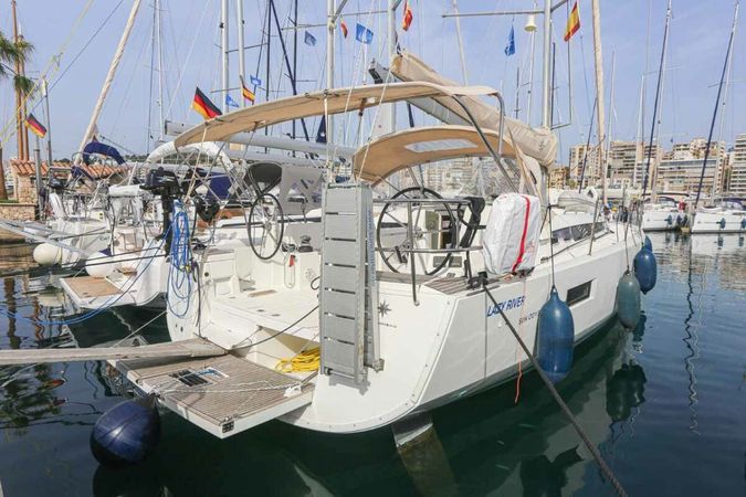 Jeanneau Sun Odyssey 440 | Lazy River