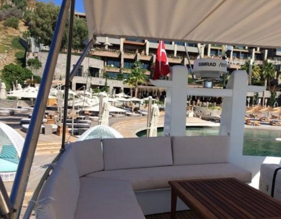 Custom Built 52 | Mila