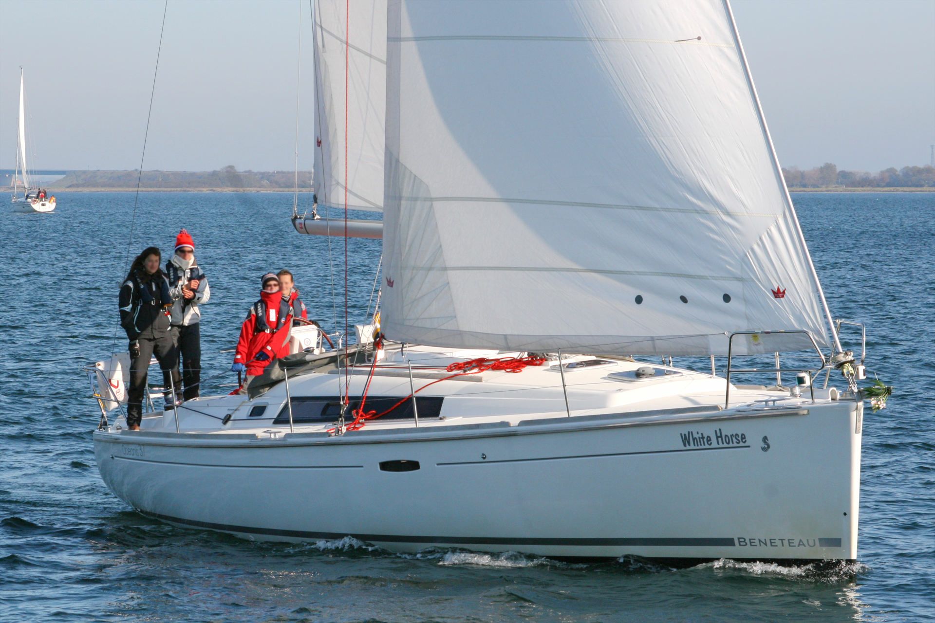 Beneteau Oceanis 37 | White Horse