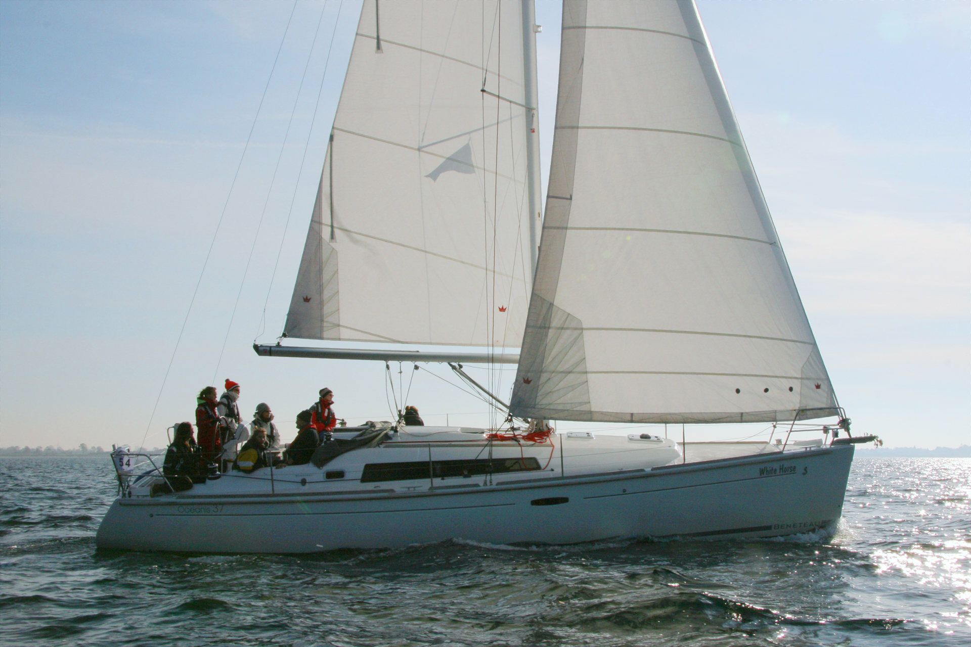 Beneteau Oceanis 37 | White Horse