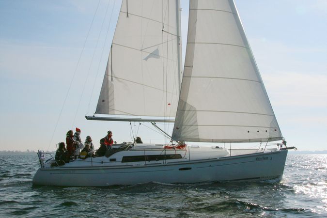 Beneteau Oceanis 37 | White Horse