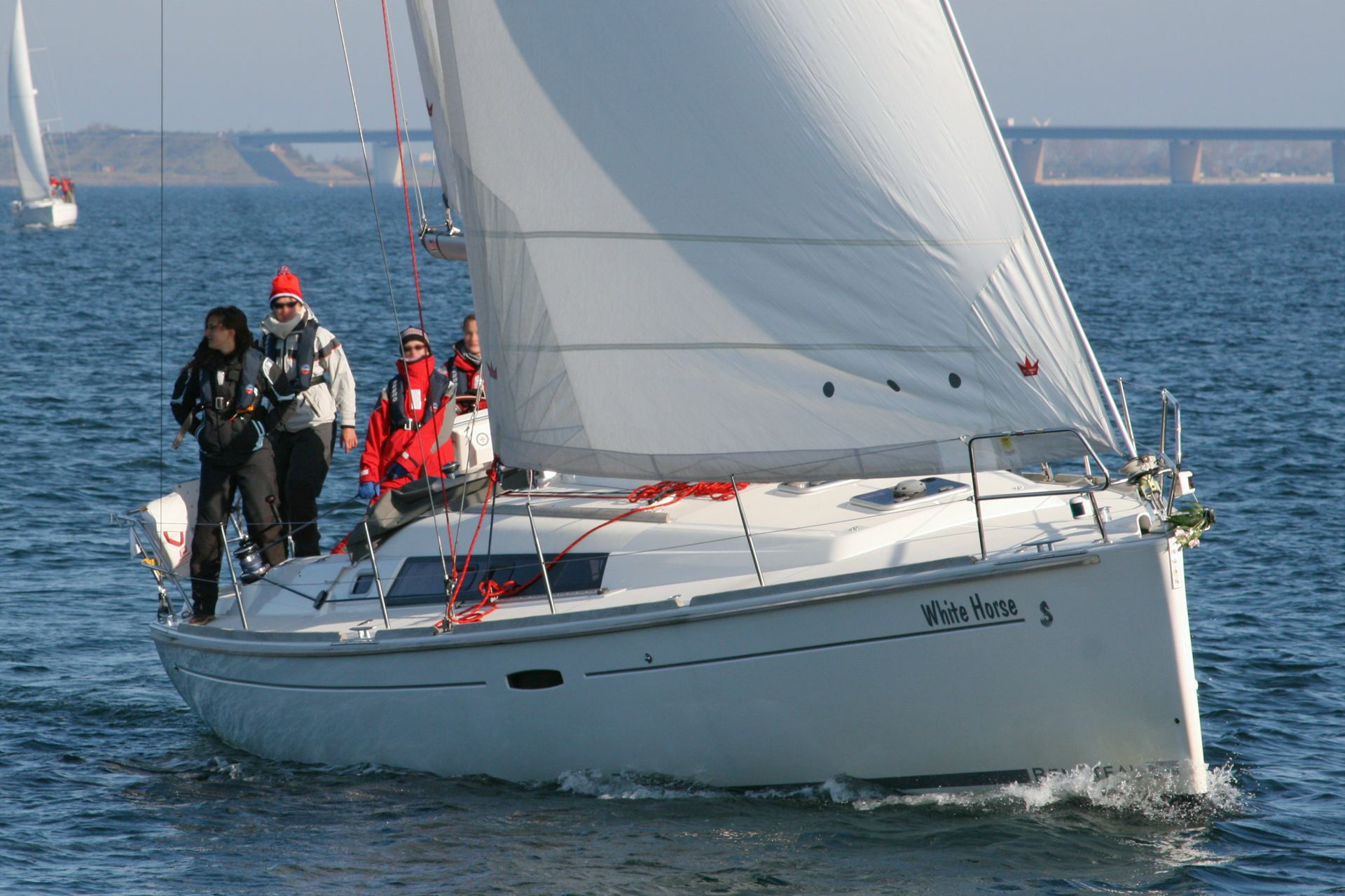 Beneteau Oceanis 37 | White Horse