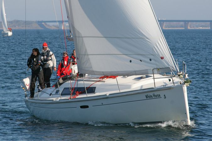 Beneteau Oceanis 37 | White Horse