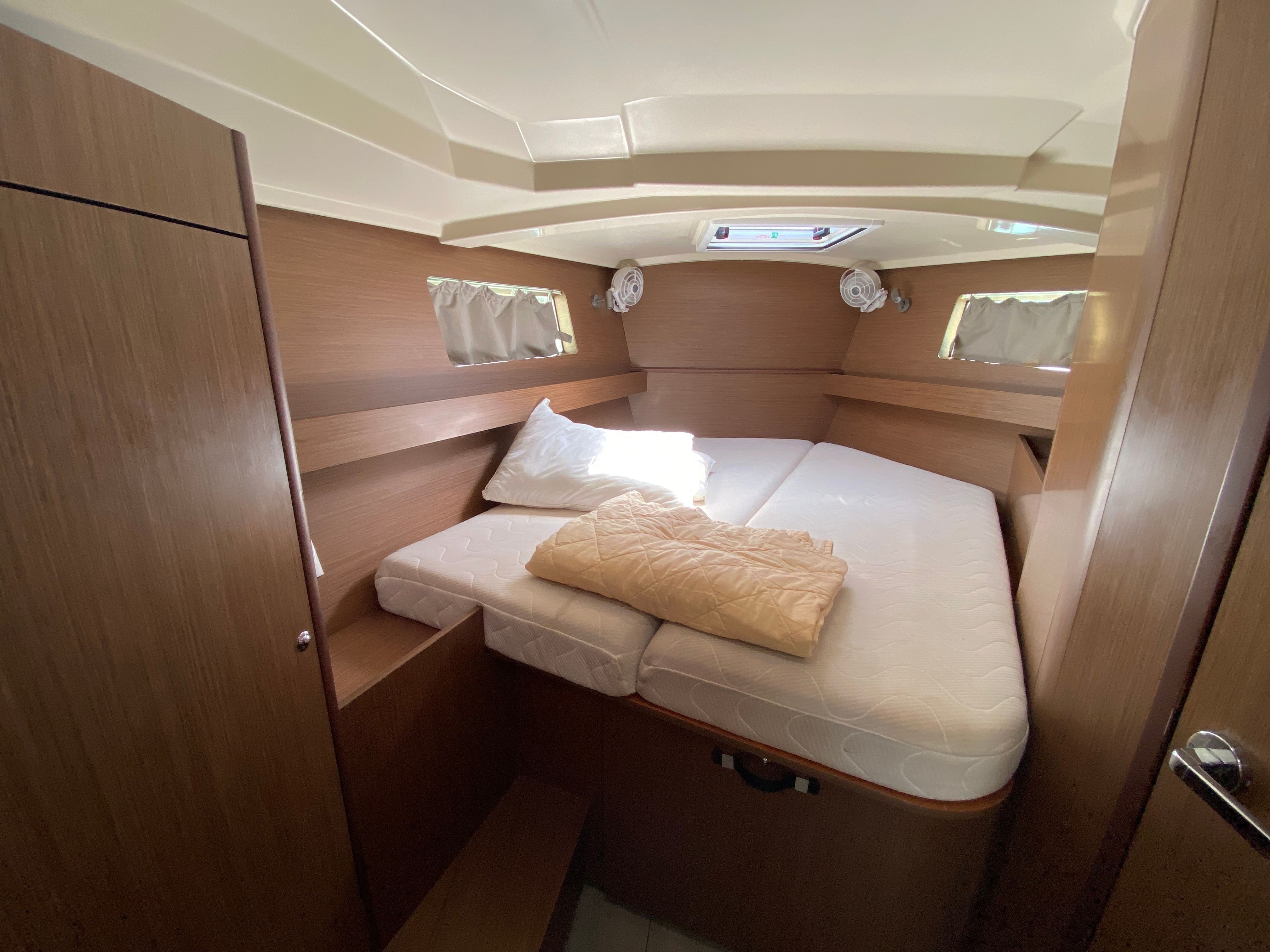 Beneteau Oceanis 41.1 | Alma Libre 5