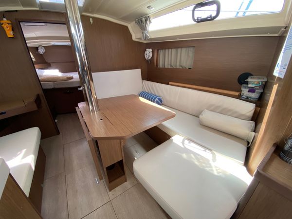 Beneteau Oceanis 41.1 | Alma Libre 5