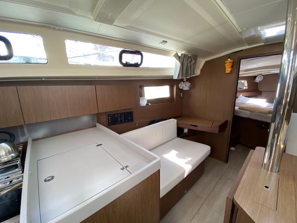 Beneteau Oceanis 41.1 | Alma Libre 5