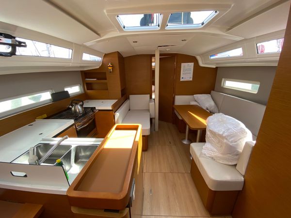 Jeanneau Sun Odyssey 410 | Alma Libre 6