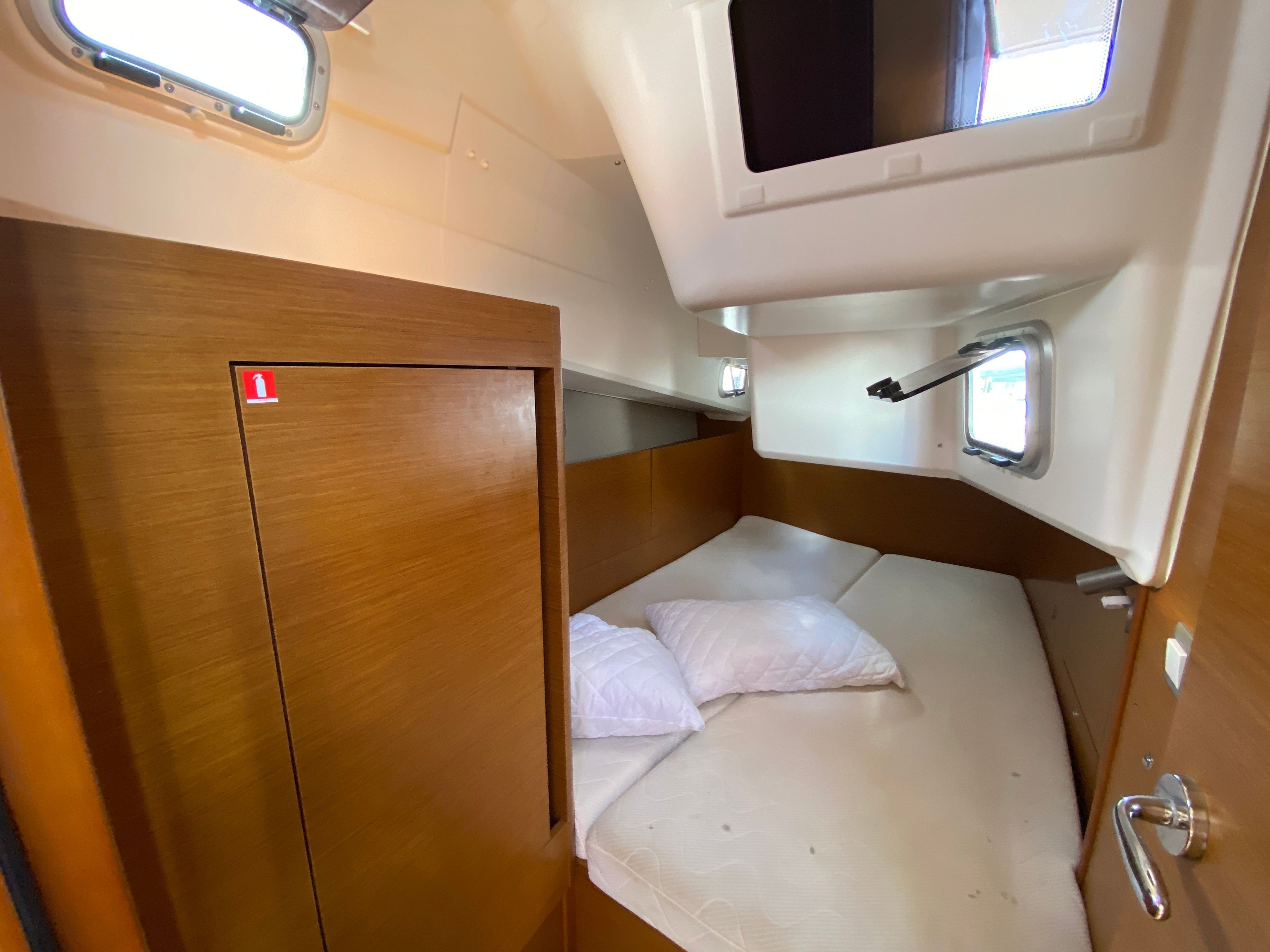 Jeanneau Sun Odyssey 410 | Alma Libre 6