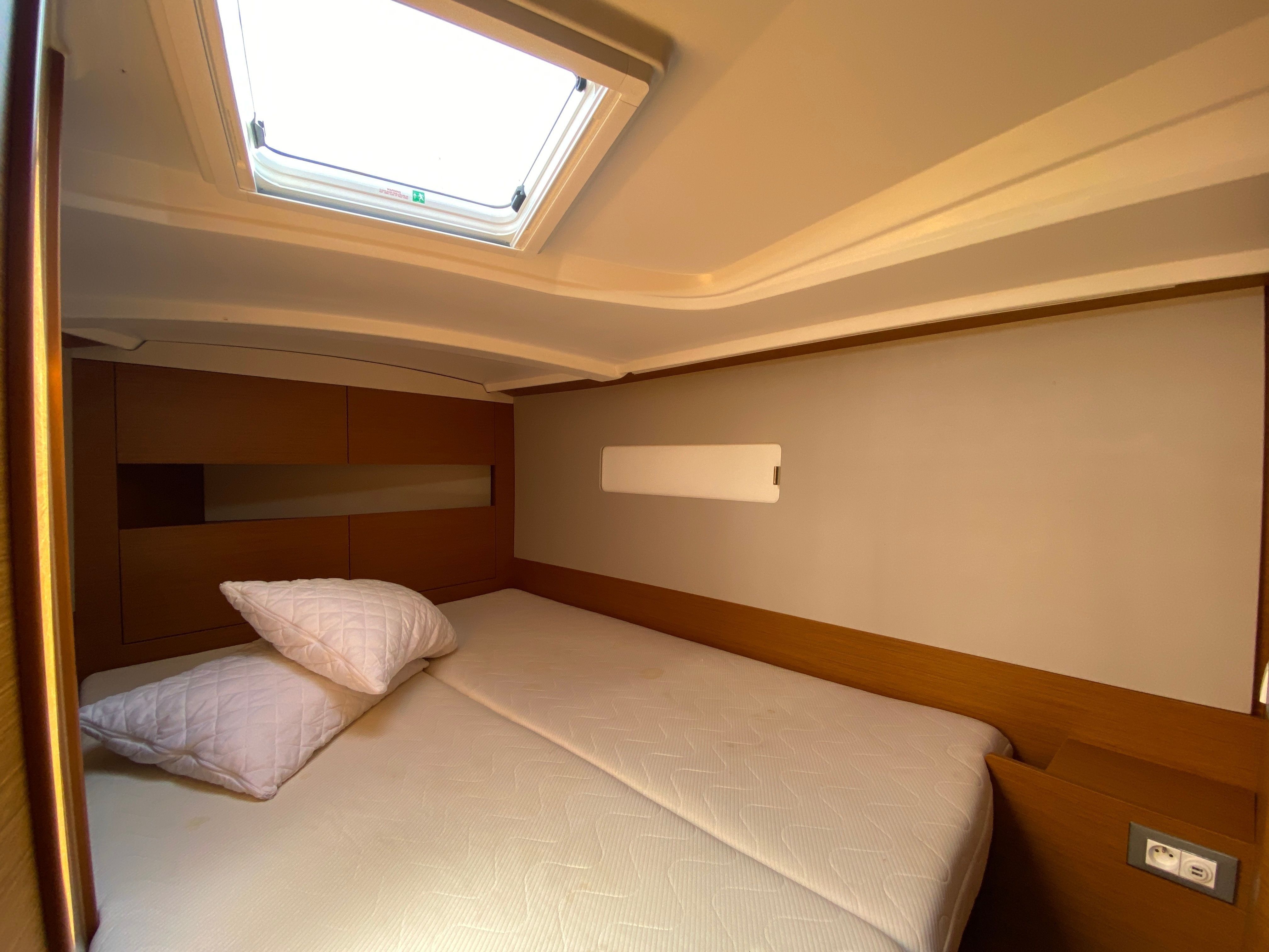 Jeanneau Sun Odyssey 410 | Alma Libre 6