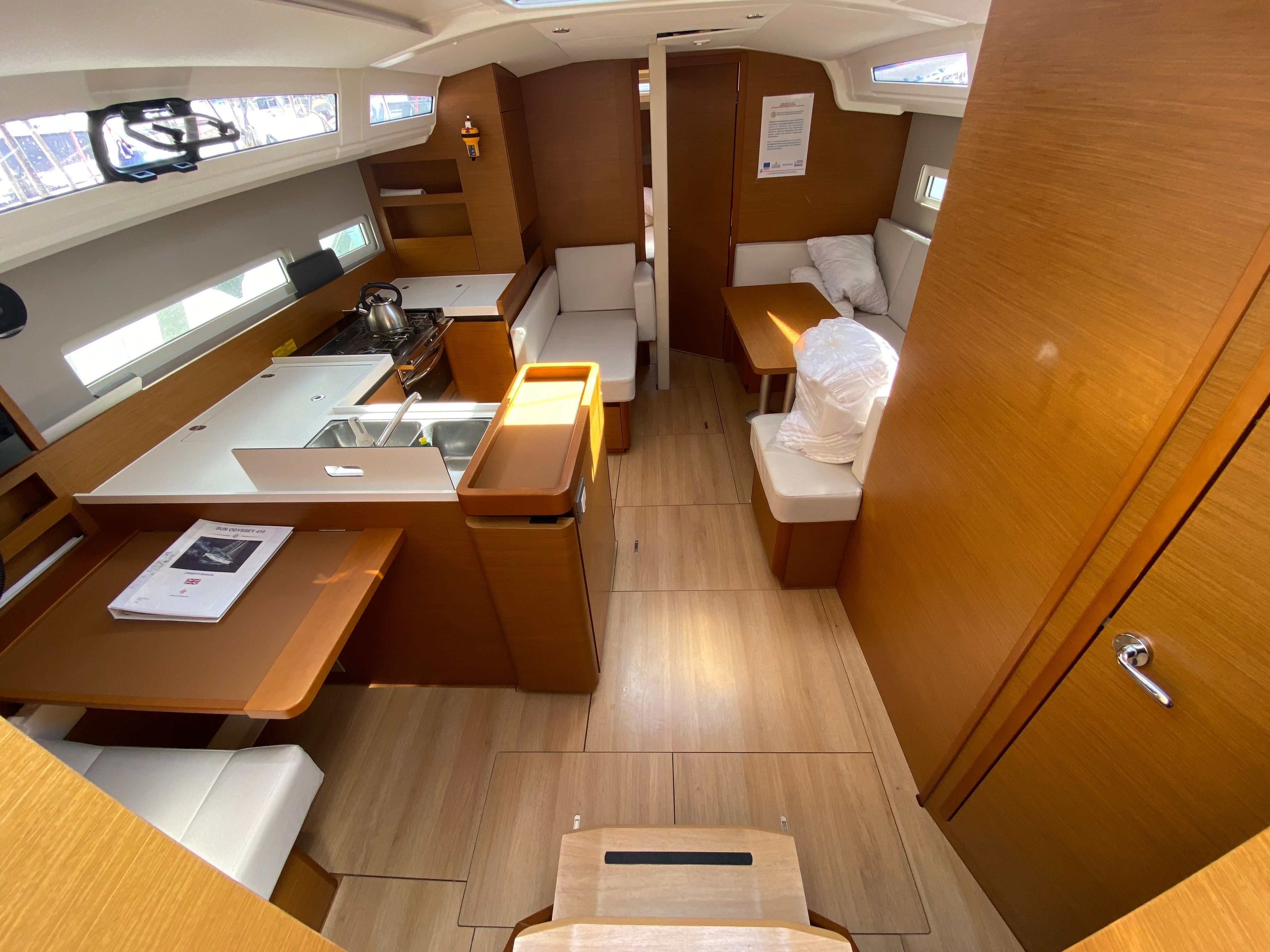 Jeanneau Sun Odyssey 410 | Alma Libre 6