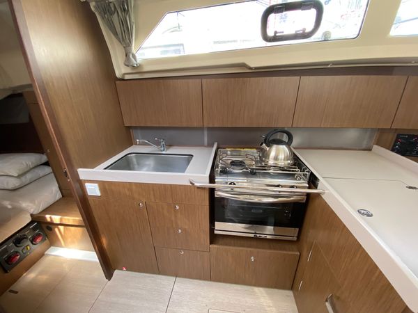 Jeanneau Sun Odyssey 410 | Alma Libre 6
