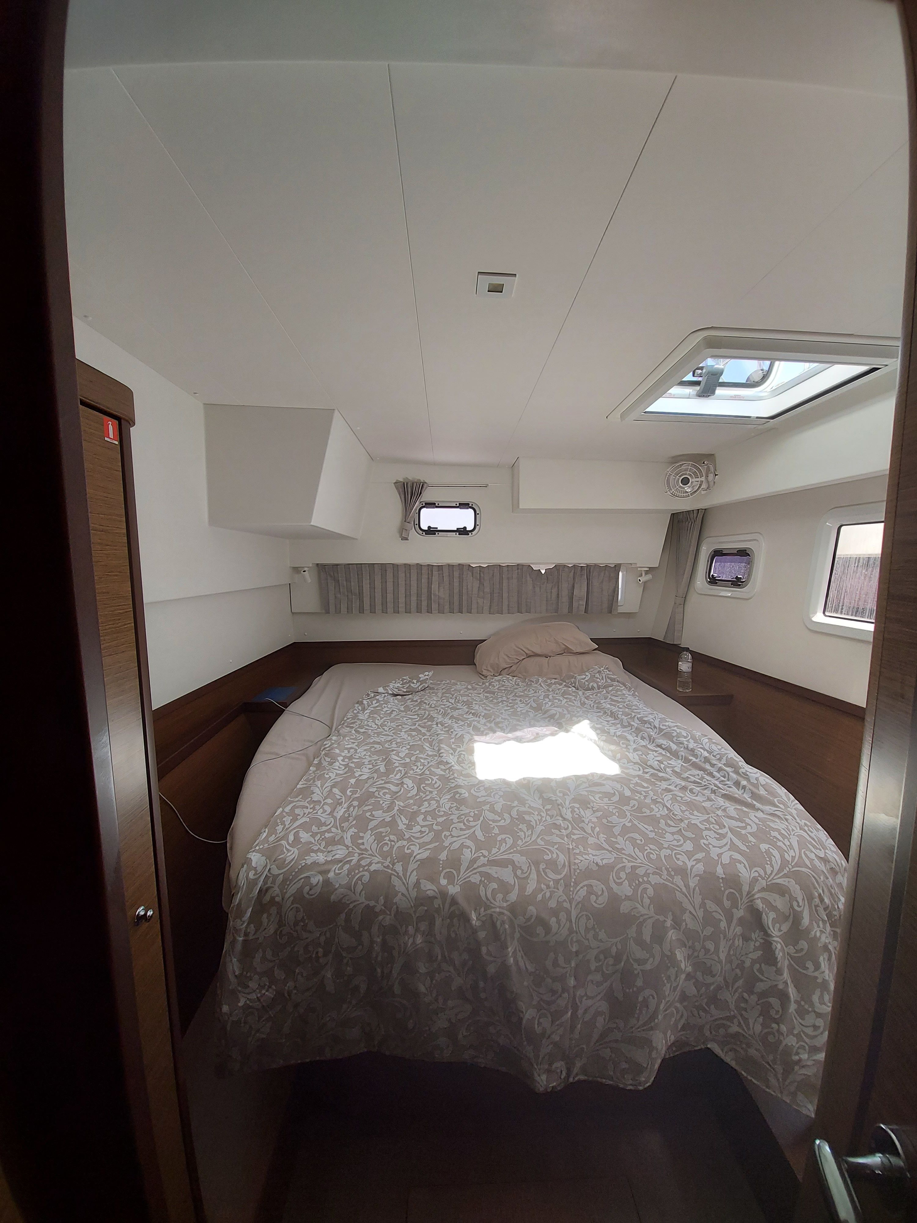 Lagoon 42 | Moonlight