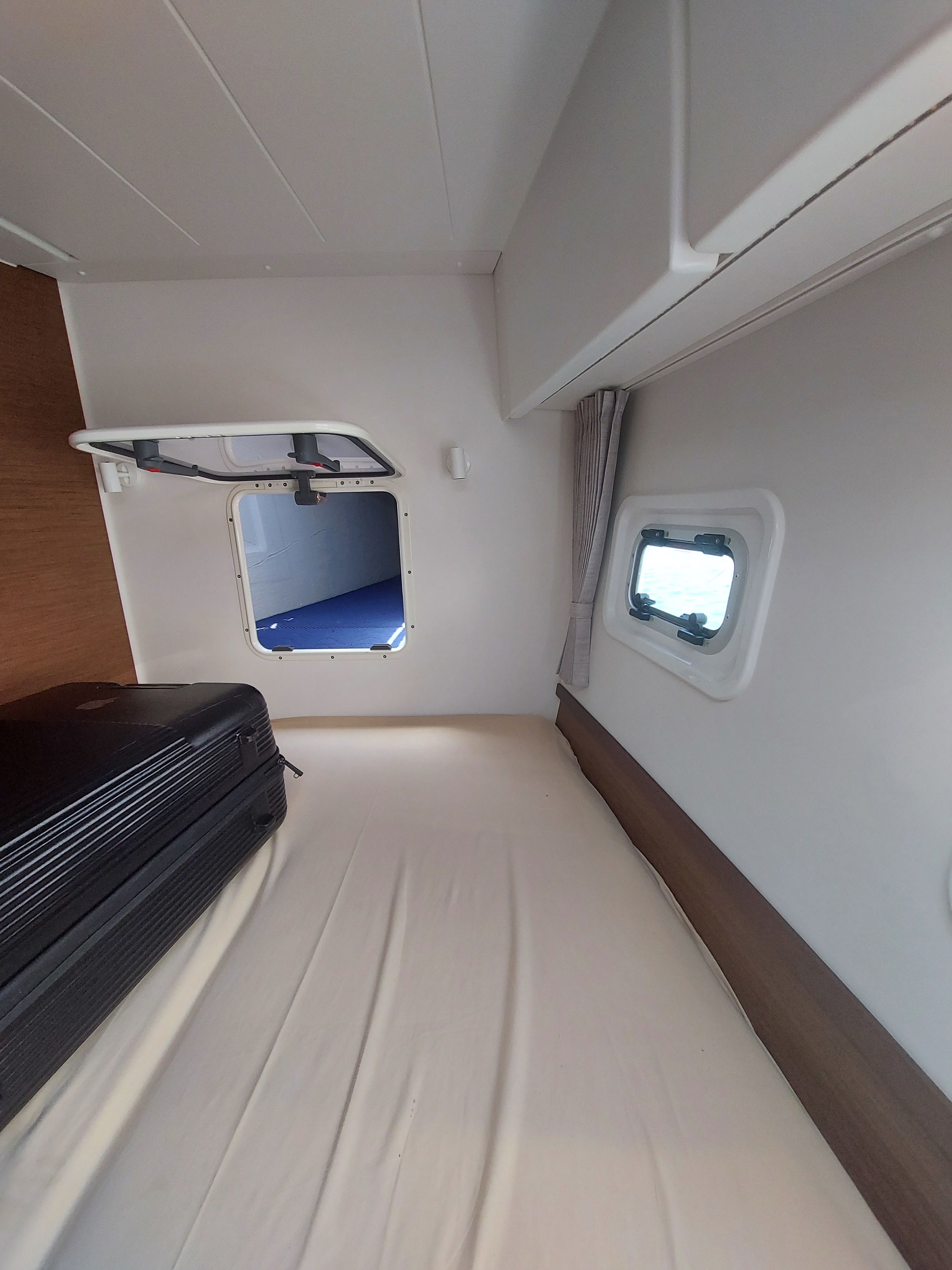 Lagoon 42 | Moonlight