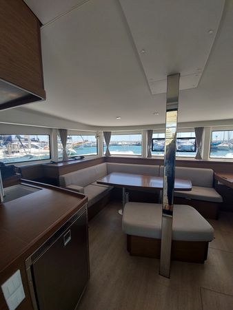 Lagoon 42 | Sunshine