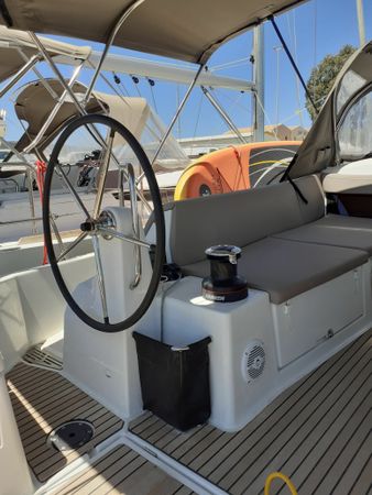 Jeanneau Sun Odyssey 490 | White Pearl