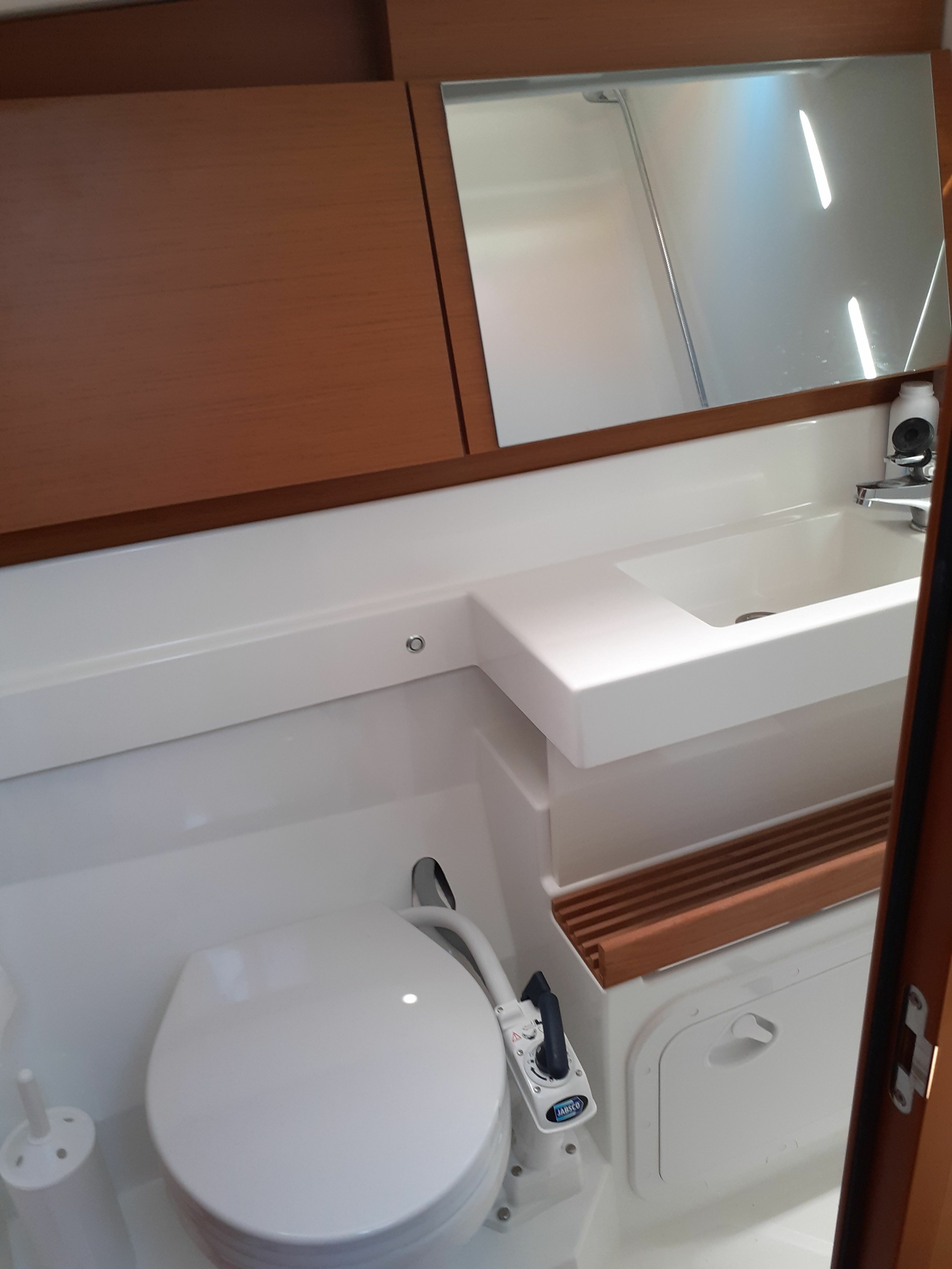 Jeanneau Sun Odyssey 490 | White Pearl