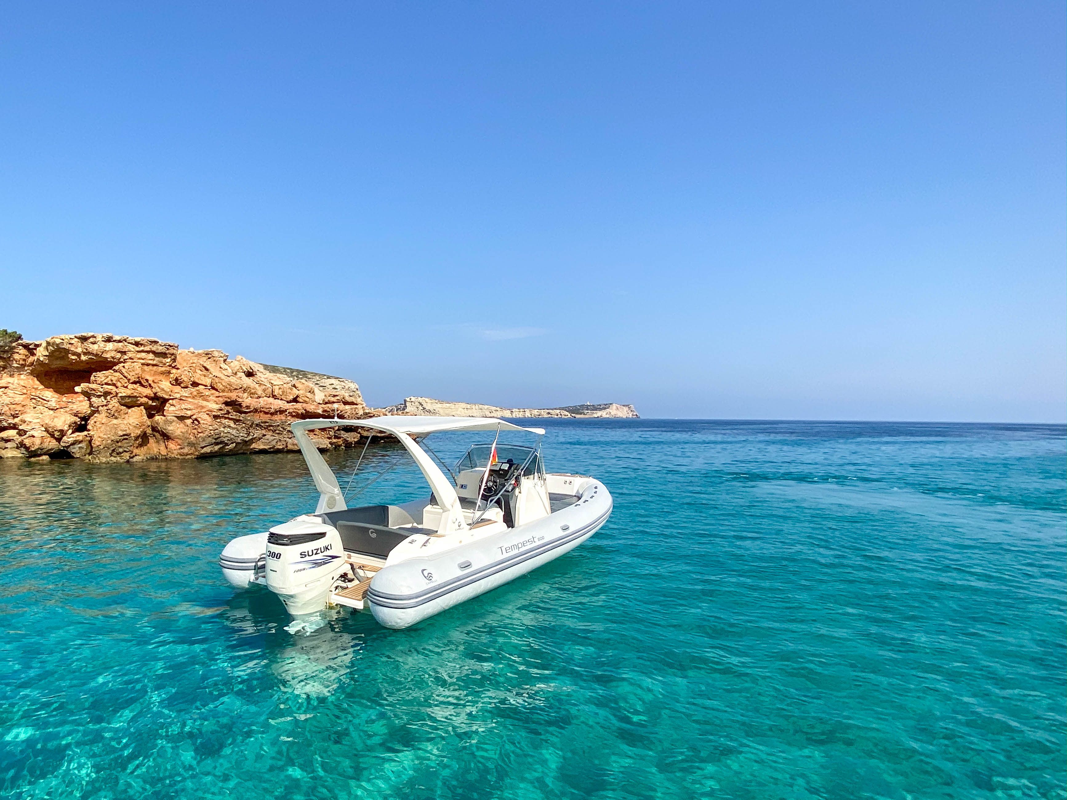 Capelli Tempest 800 | Enya