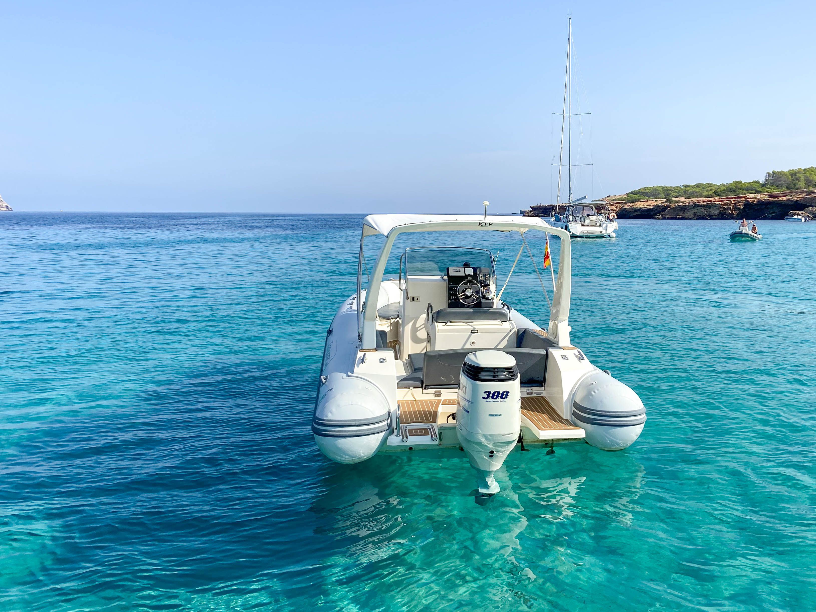 Capelli Tempest 800 | Enya