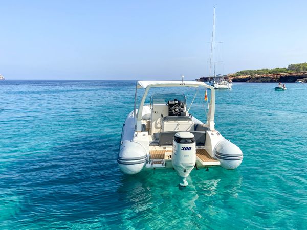 Capelli Tempest 800 | Enya