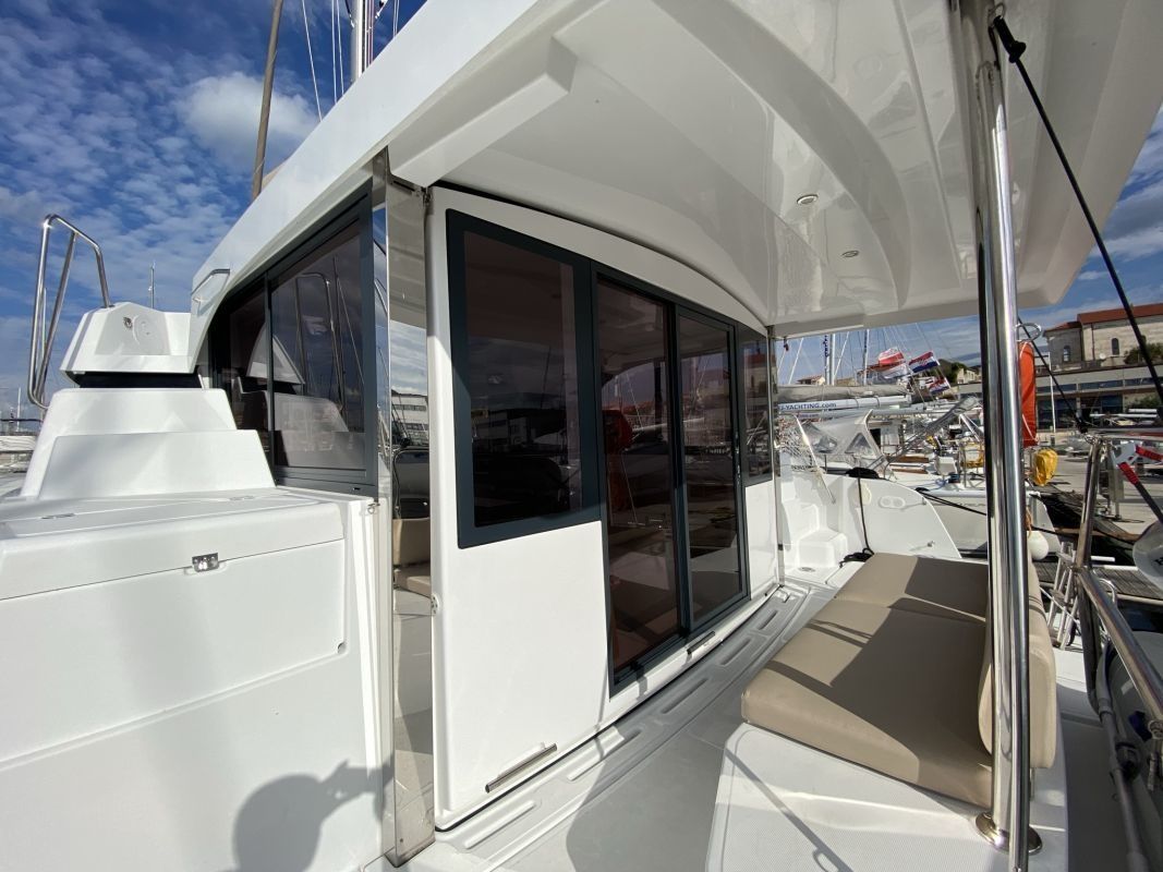 Bali Catspace | Viola